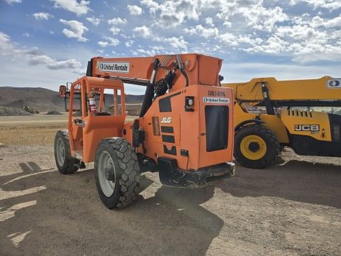 2018 SKYTRAK 8042 Forklift Variable Reach 8000# 40-49'