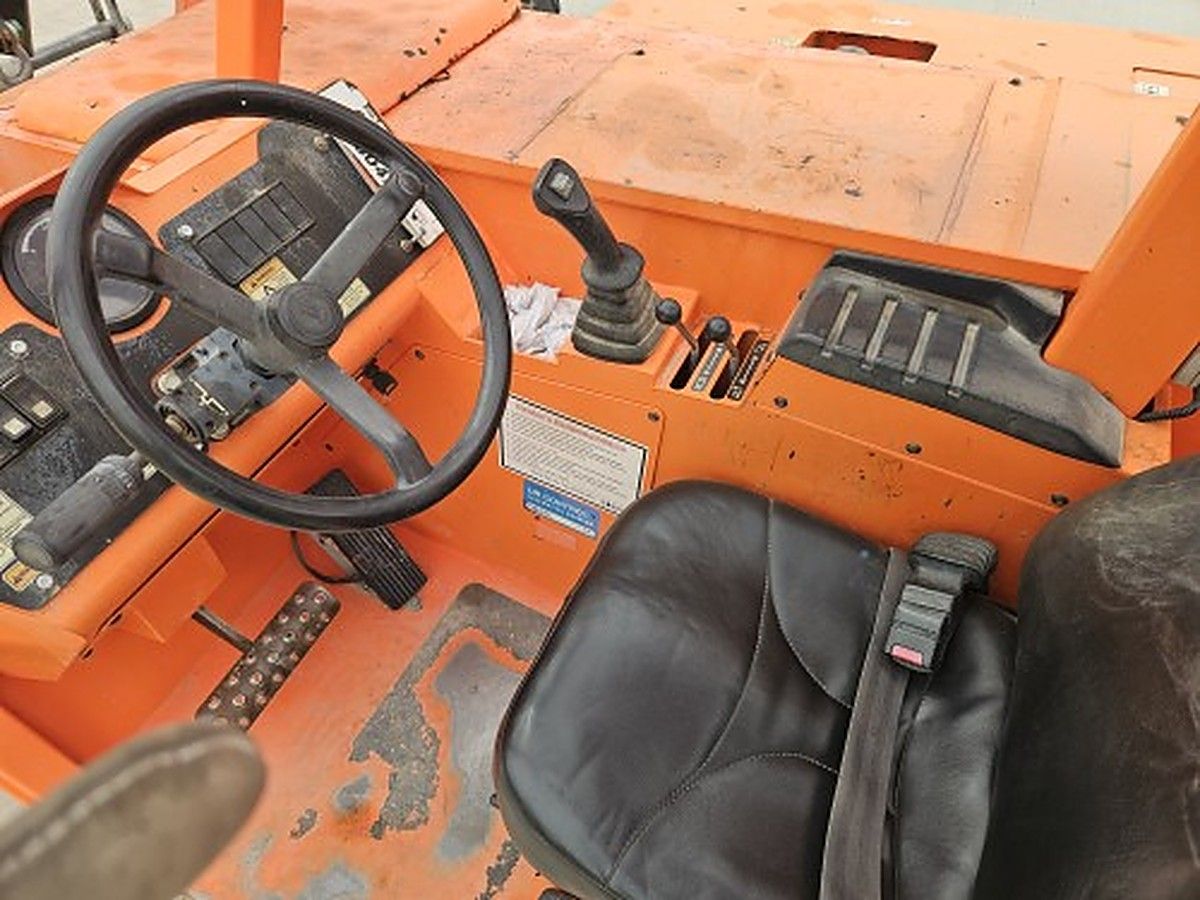 SKYTRAK 8042 photo 2