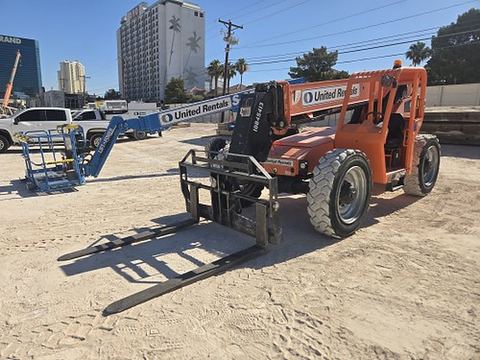 2018 SKYTRAK 8042 Forklift Variable Reach 8000# 40-49'