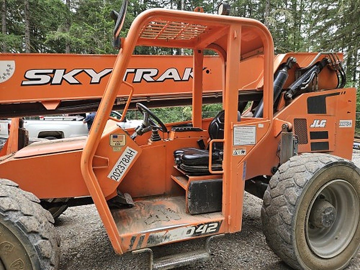 SKYTRAK 8042 photo 4