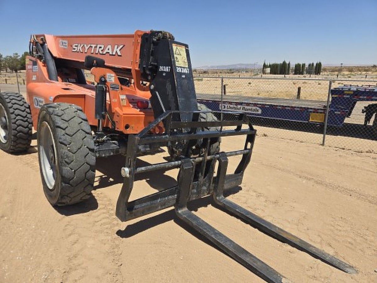 SKYTRAK 8042 photo 9