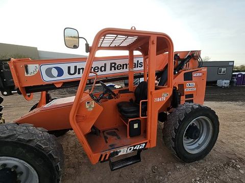 2018 SKYTRAK 8042 Forklift Variable Reach 8000# 40-49'