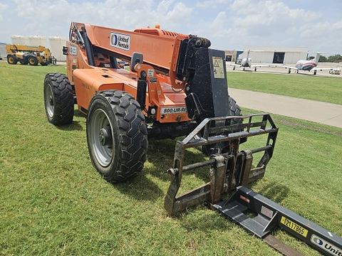 2018 SKYTRAK 8042 Forklift Variable Reach 8000# 40-49'