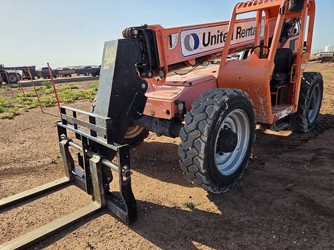 2018 SKYTRAK 8042 Forklift Variable Reach 8000# 40-49'