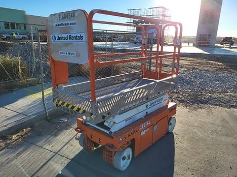 2018 SNORKEL S3215L Scissor Lift 14-18' Electric