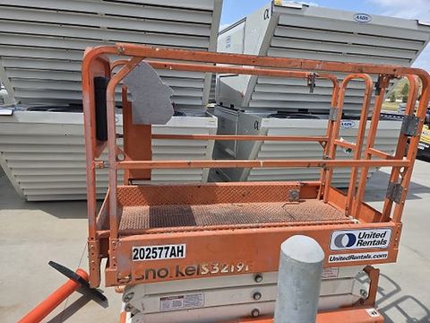 2018 SNORKEL S3219E Scissor Lift 19' Electric