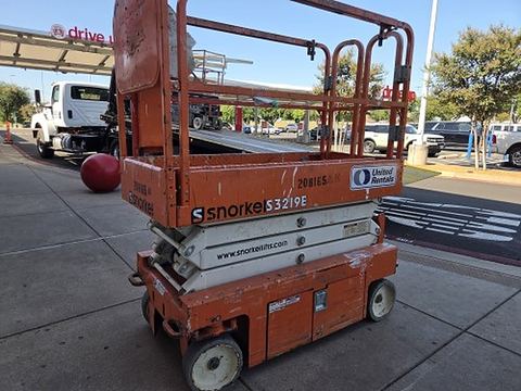 2018 SNORKEL S3219E Scissor Lift 19' Electric