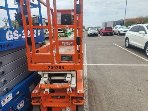 2018 SNORKEL S3219E Scissor Lift 19' Electric