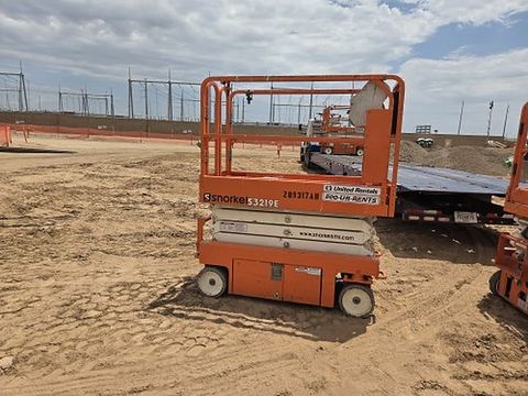 2018 SNORKEL S3219E Scissor Lift 19' Electric