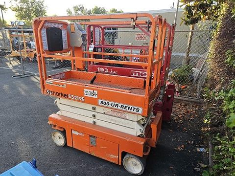 2018 SNORKEL S3219E Scissor Lift 19' Electric