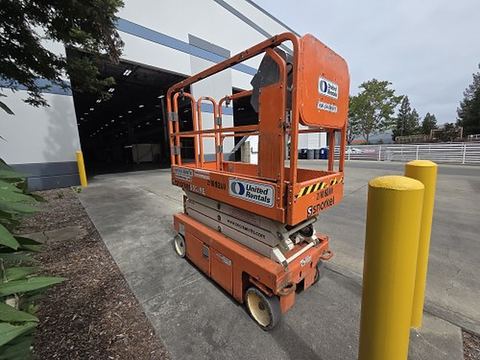 2018 SNORKEL S3219E Scissor Lift 19' Electric