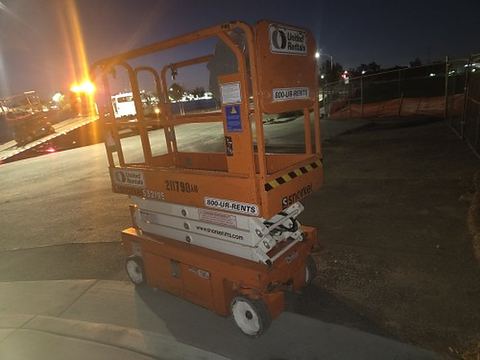 2018 SNORKEL S3219E Scissor Lift 19' Electric