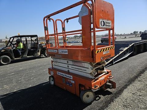 2018 SNORKEL S3219E Scissor Lift 19' Electric