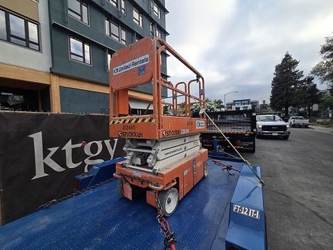 2018 SNORKEL S3219E Scissor Lift 19' Electric