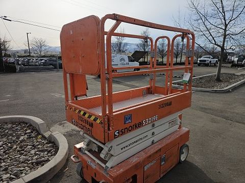 2018 SNORKEL S3219E Scissor Lift 19' Electric