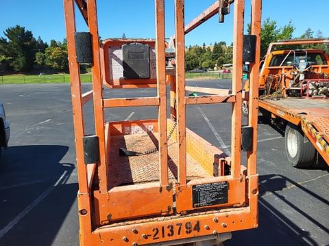 2018 SNORKEL S3219E Scissor Lift 19' Electric