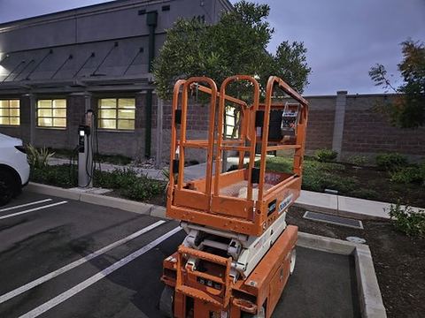 2018 SNORKEL S3219E Scissor Lift 19' Electric