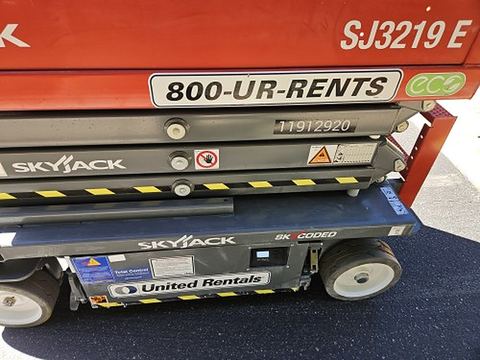 2018 SNORKEL S3219E Scissor Lift 19' Electric