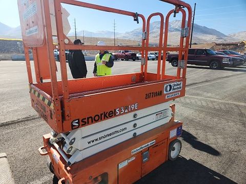 2018 SNORKEL S3219E Scissor Lift 19' Electric