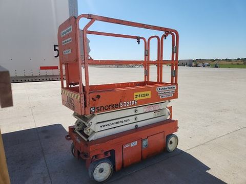 2018 SNORKEL S3219E Scissor Lift 19' Electric