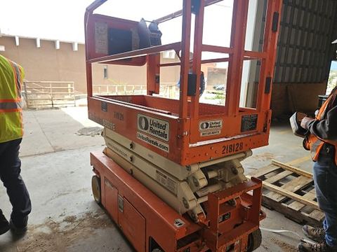 2018 SNORKEL S3219E Scissor Lift 19' Electric
