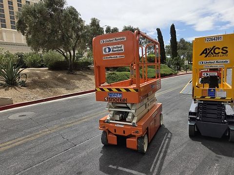 2018 SNORKEL S3219E Scissor Lift 19' Electric
