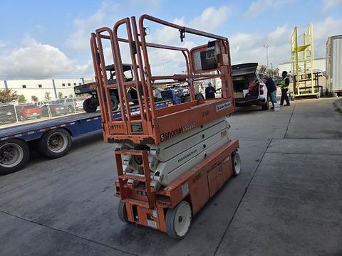 2018 SNORKEL S3226E Scissor Lift 24-26' Electric 30-36" Wide