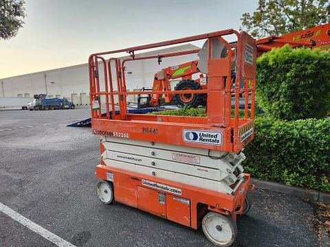 2018 SNORKEL S3226E Scissor Lift 24-26' Electric 30-36" Wide