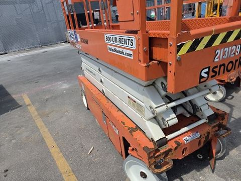 2018 SNORKEL S3226E Scissor Lift 24-26' Electric 30-36" Wide
