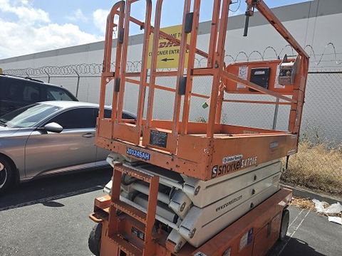 2018 SNORKEL S4726E Scissor Lift 24-26' Electric 46-68" Wide