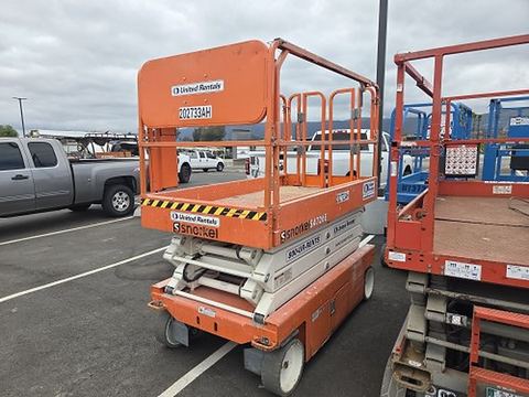2018 SNORKEL S4726E Scissor Lift 24-26' Electric 46-68" Wide