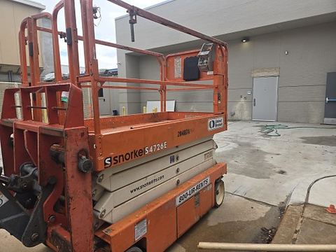 2018 SNORKEL S4726E Scissor Lift 24-26' Electric 46-68" Wide