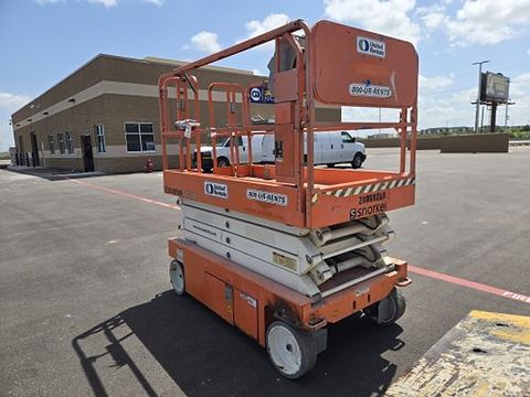 2018 SNORKEL S4726E Scissor Lift 24-26' Electric 46-68" Wide