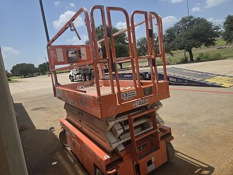 2018 SNORKEL S4726E Scissor Lift 24-26' Electric 46-68" Wide