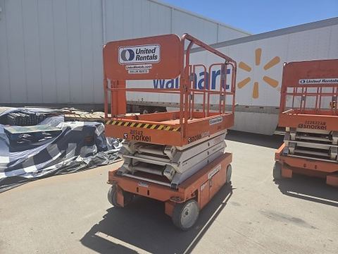 2018 SNORKEL S4726E Scissor Lift 24-26' Electric 46-68" Wide