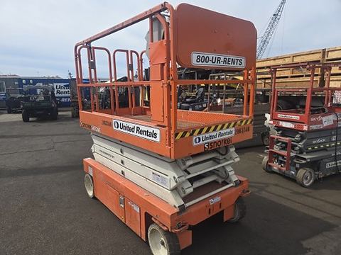 2018 SNORKEL S4726E Scissor Lift 24-26' Electric 46-68" Wide