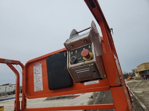 2018 SNORKEL S4726E Scissor Lift 24-26' Electric 46-68" Wide