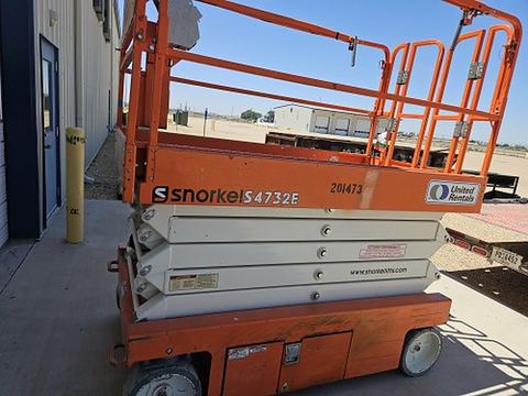 2018 SNORKEL S4732E Scissor Lift 30-35' Electric 46-48" Wide