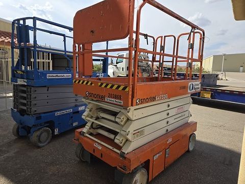2018 SNORKEL S4732E Scissor Lift 30-35' Electric 46-48" Wide