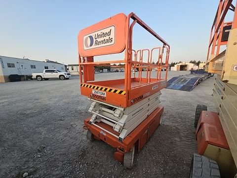 2018 SNORKEL S4732E Scissor Lift 30-35' Electric 46-48" Wide