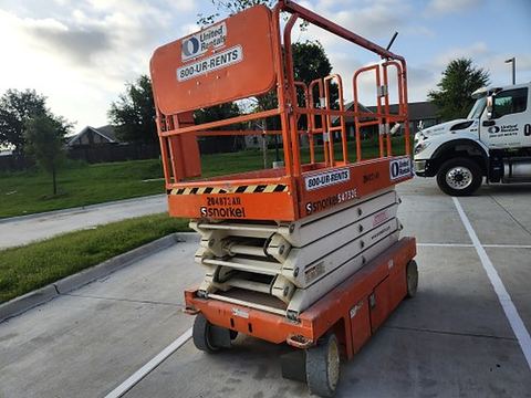 2018 SNORKEL S4732E Scissor Lift 30-35' Electric 46-48" Wide