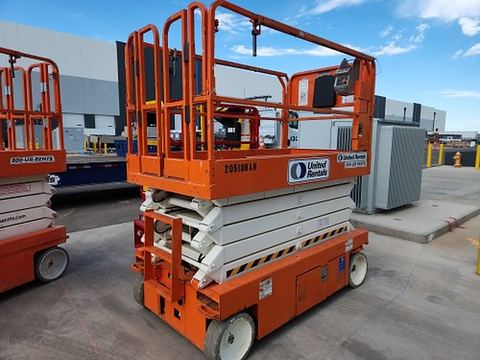 2018 SNORKEL S4732E Scissor Lift 30-35' Electric 46-48" Wide