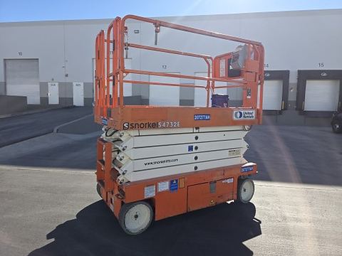 2018 SNORKEL S4732E Scissor Lift 30-35' Electric 46-48" Wide