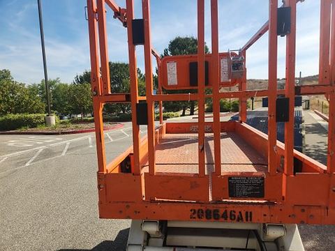 2018 SNORKEL S4732E Scissor Lift 30-35' Electric 46-48" Wide