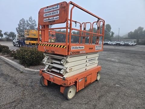 2018 SNORKEL S4732E Scissor Lift 30-35' Electric 46-48" Wide