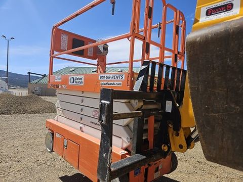 2018 SNORKEL S4732E Scissor Lift 30-35' Electric 46-48" Wide