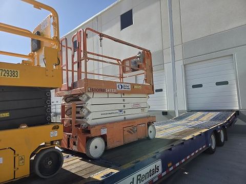 2018 SNORKEL S4732E Scissor Lift 30-35' Electric 46-48" Wide