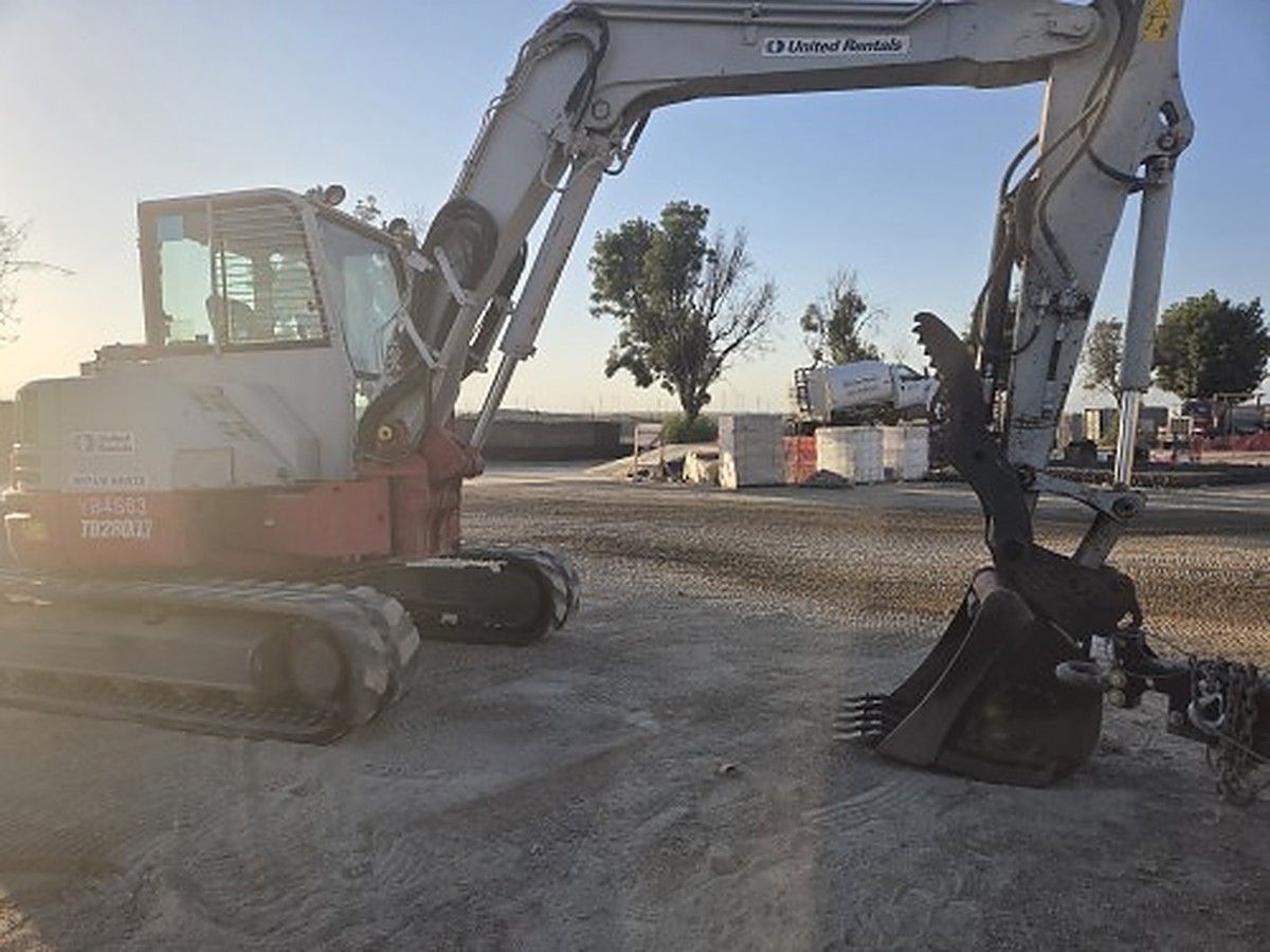 TAKEUCHI TB280FR photo 3