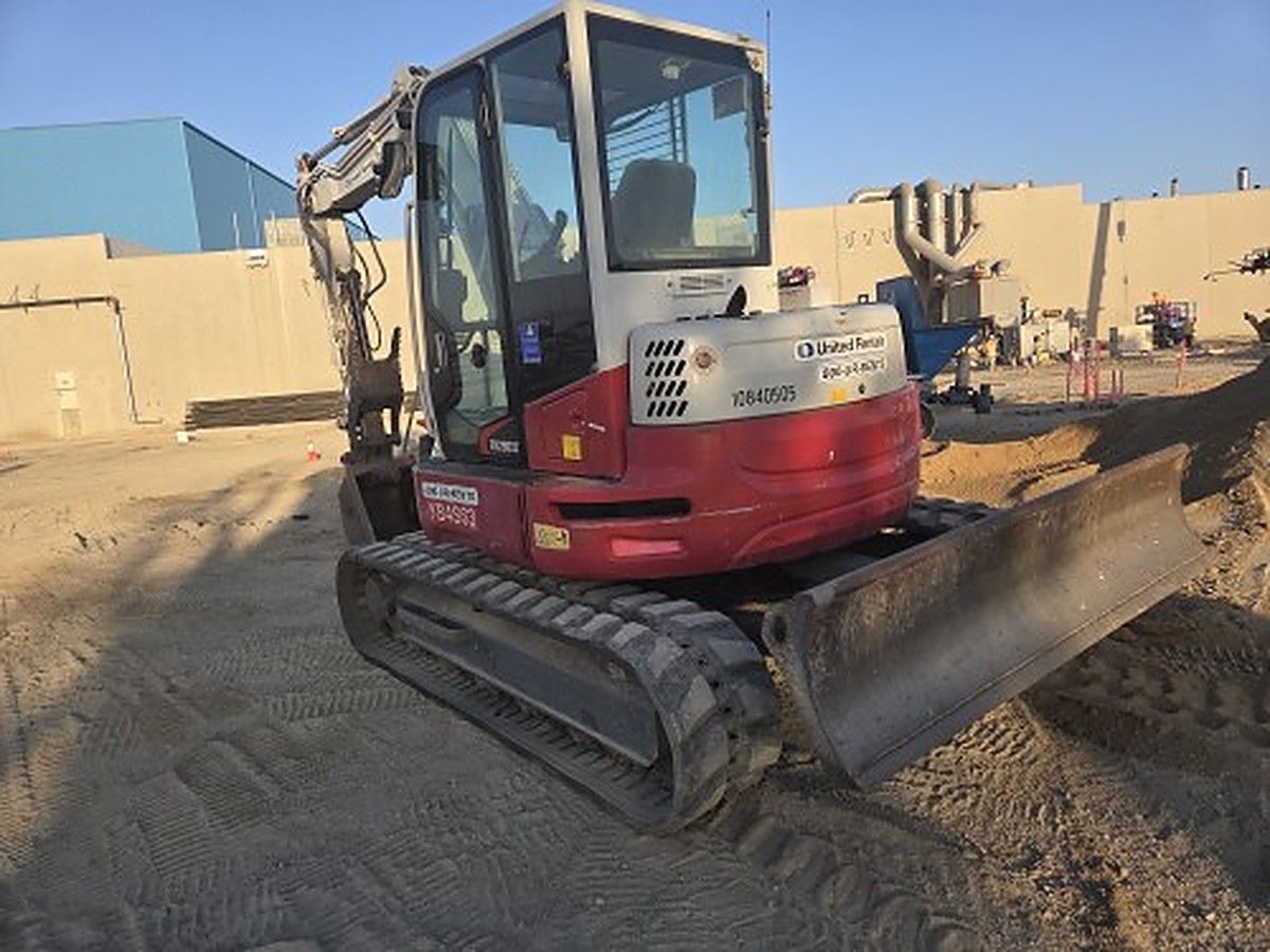 TAKEUCHI TB280FR photo 4