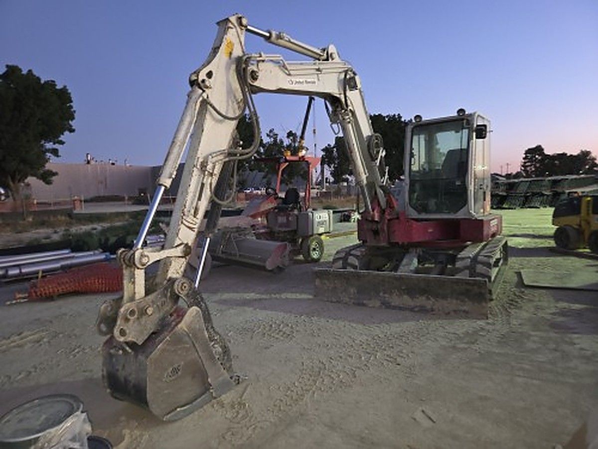 TAKEUCHI TB280FR photo 5